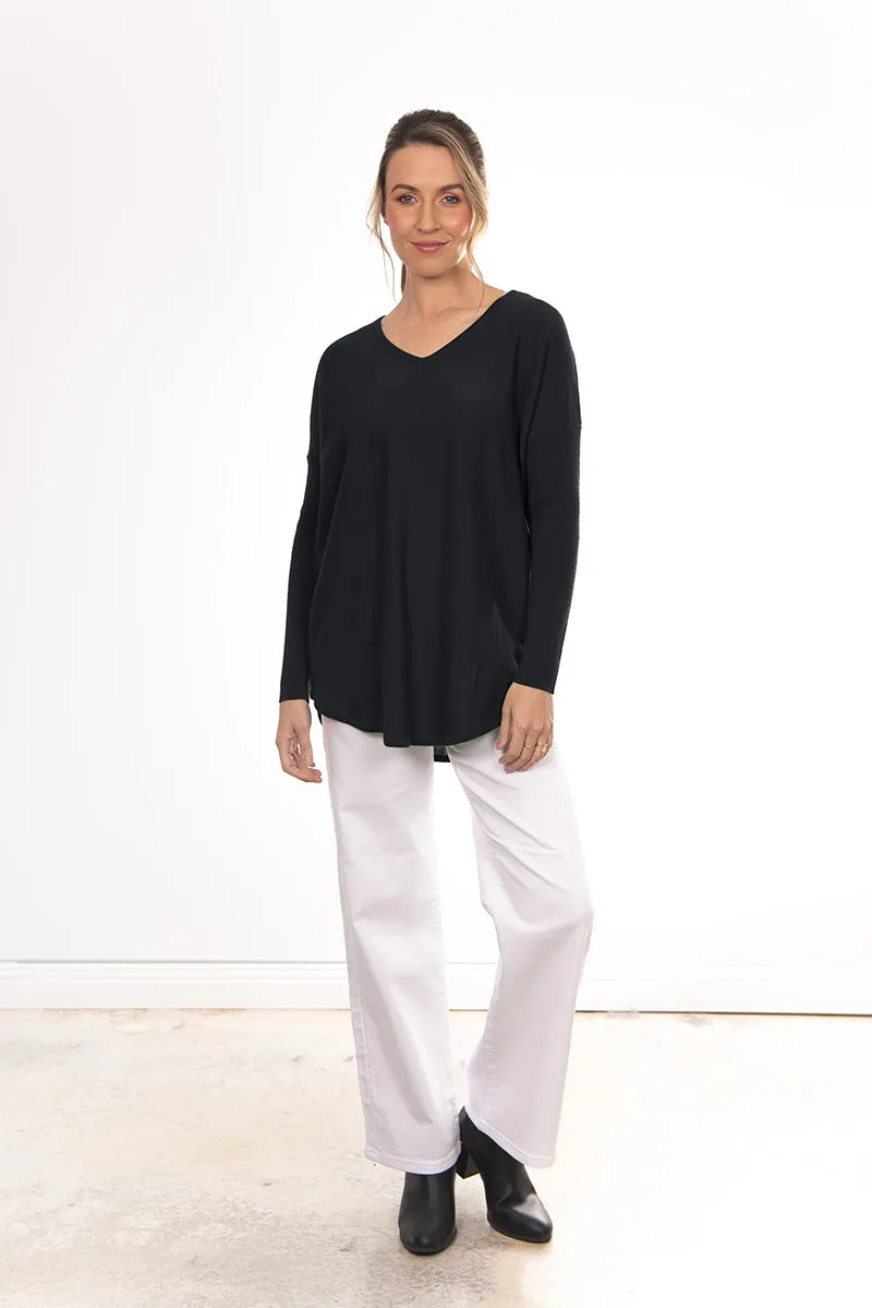 Bridge & Lord - Queen Vee Essential Pullover Black | BL4655