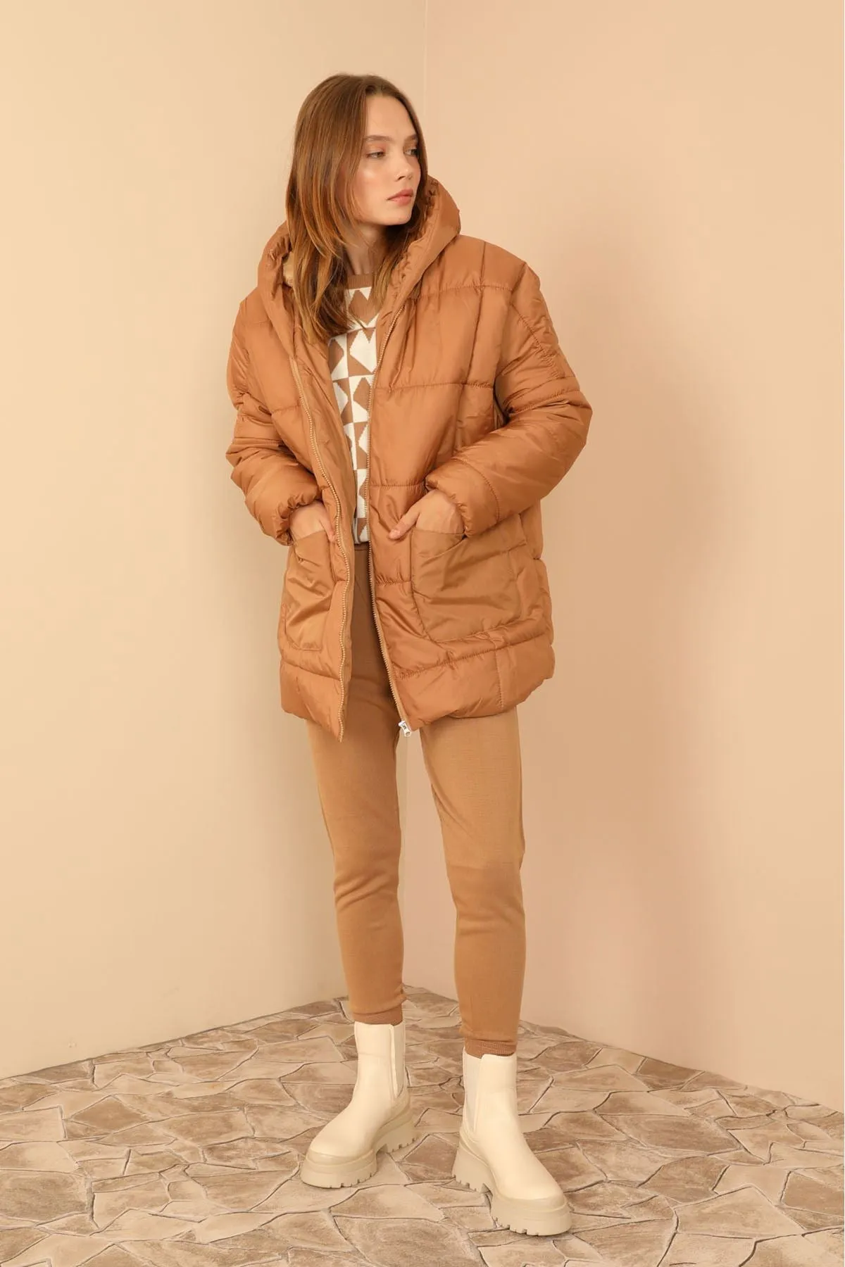 KKT Quilted Fabric Long Sleeve Zip Neck Short Oversize Women Coat - Light Brown - Manteca