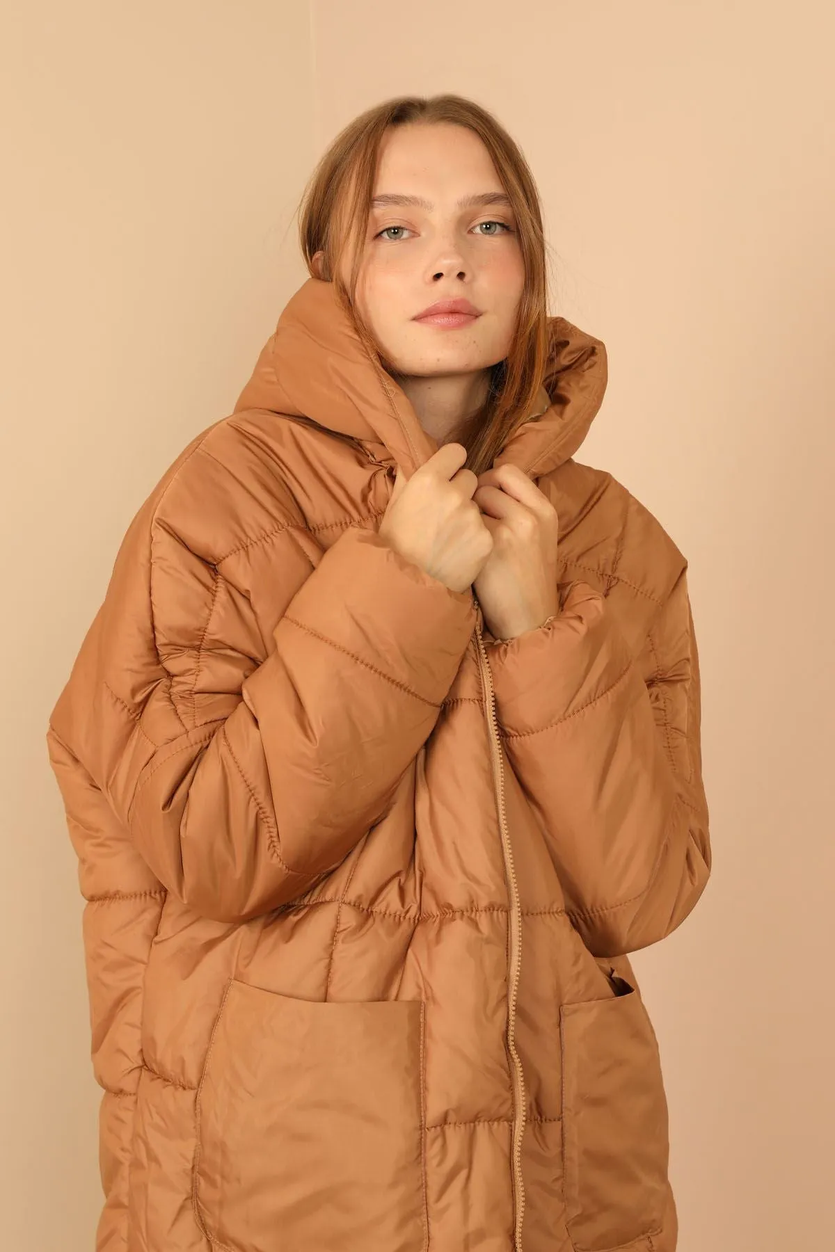 KKT Quilted Fabric Long Sleeve Zip Neck Short Oversize Women Coat - Light Brown - Manteca