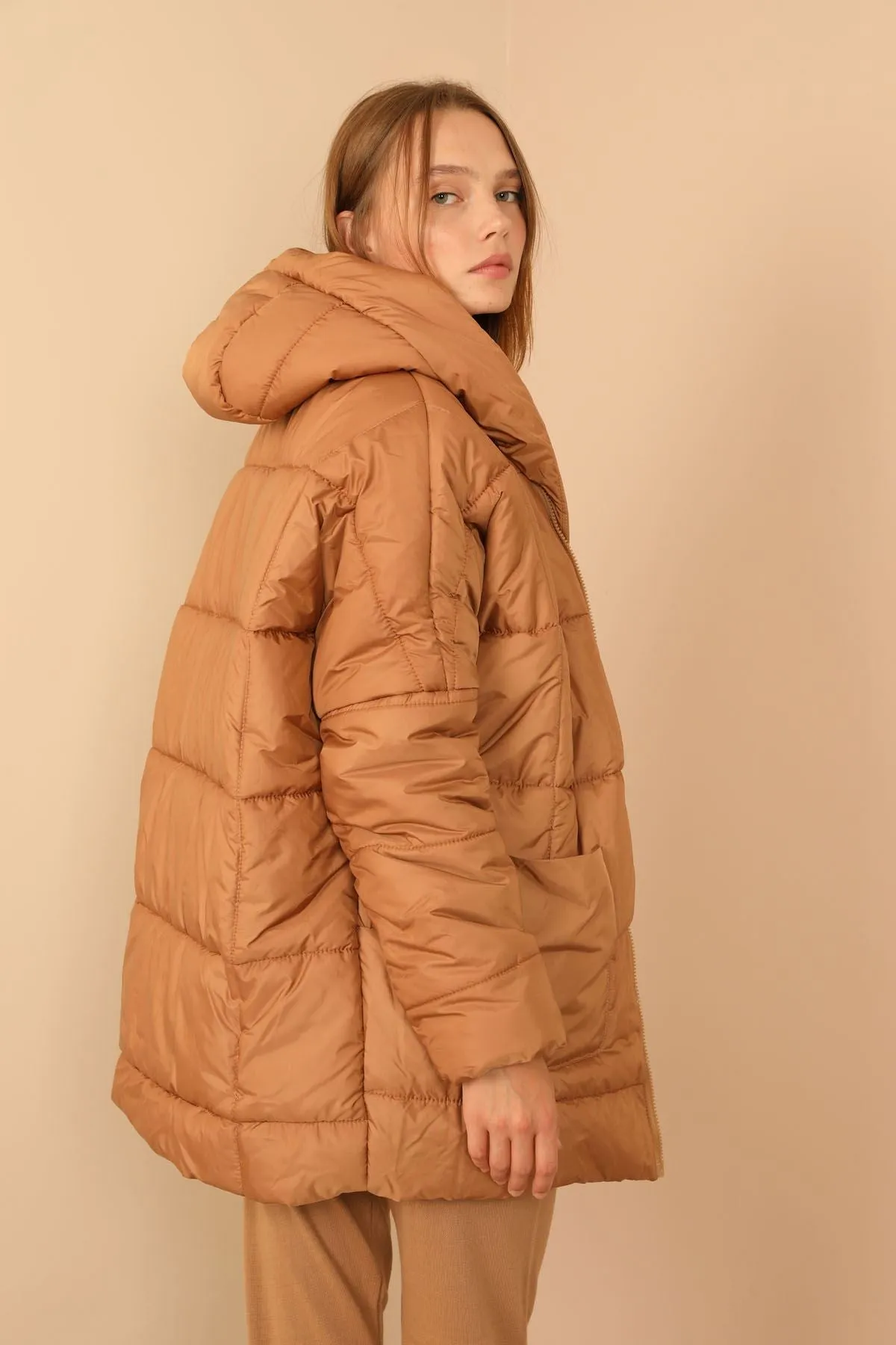 KKT Quilted Fabric Long Sleeve Zip Neck Short Oversize Women Coat - Light Brown - Manteca